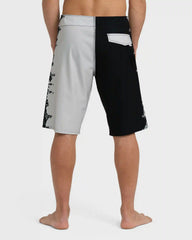 Inverted Pro 22" Boardshorts - Black/White