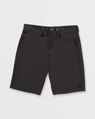 Surftrek Journey 20" Hybrid Shorts - Black