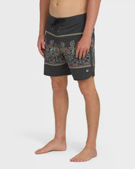 73 Pro 18" Boardshorts - Black